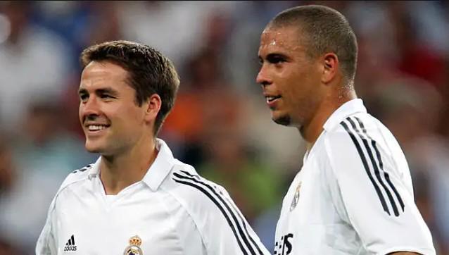 [CBA]王睿泽强突篮下 超级拉杆打成2+1.